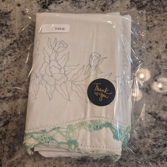 Pillowcases (2) White Cotton, Vintage, Crocheted Edge and Iron on Design that ne - Picture 4 of 5